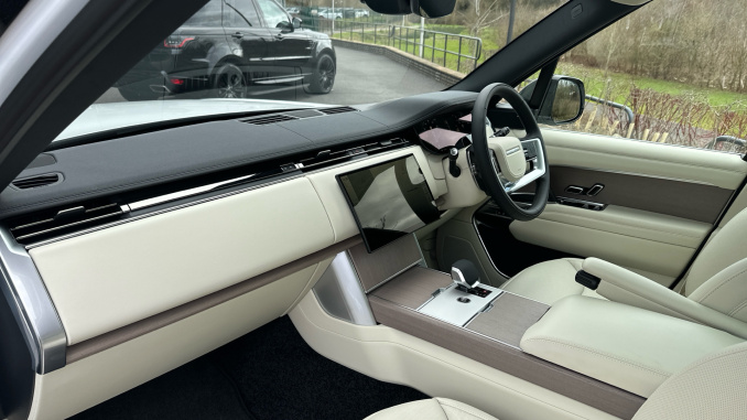 Land Rover Range Rover 3.0 D350 SE 4dr Auto Diesel Estate - Image 52